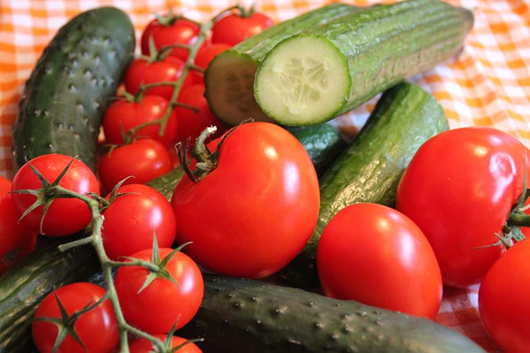 Tomaten und Gurken