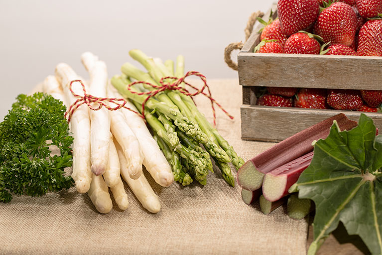 Aromatischer Spargel und süße Erdbeeren aus eigenem Anbau vom Obst- und Gemüsehof Wilms